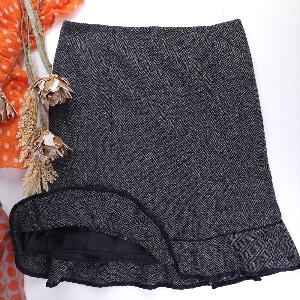 GAP Gray Flutter Bottom Skirt  Sz 10